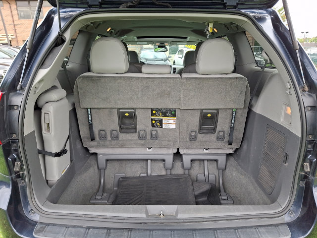 Used 2019 Toyota Sienna XLE w/ Protection Package FWD image 28