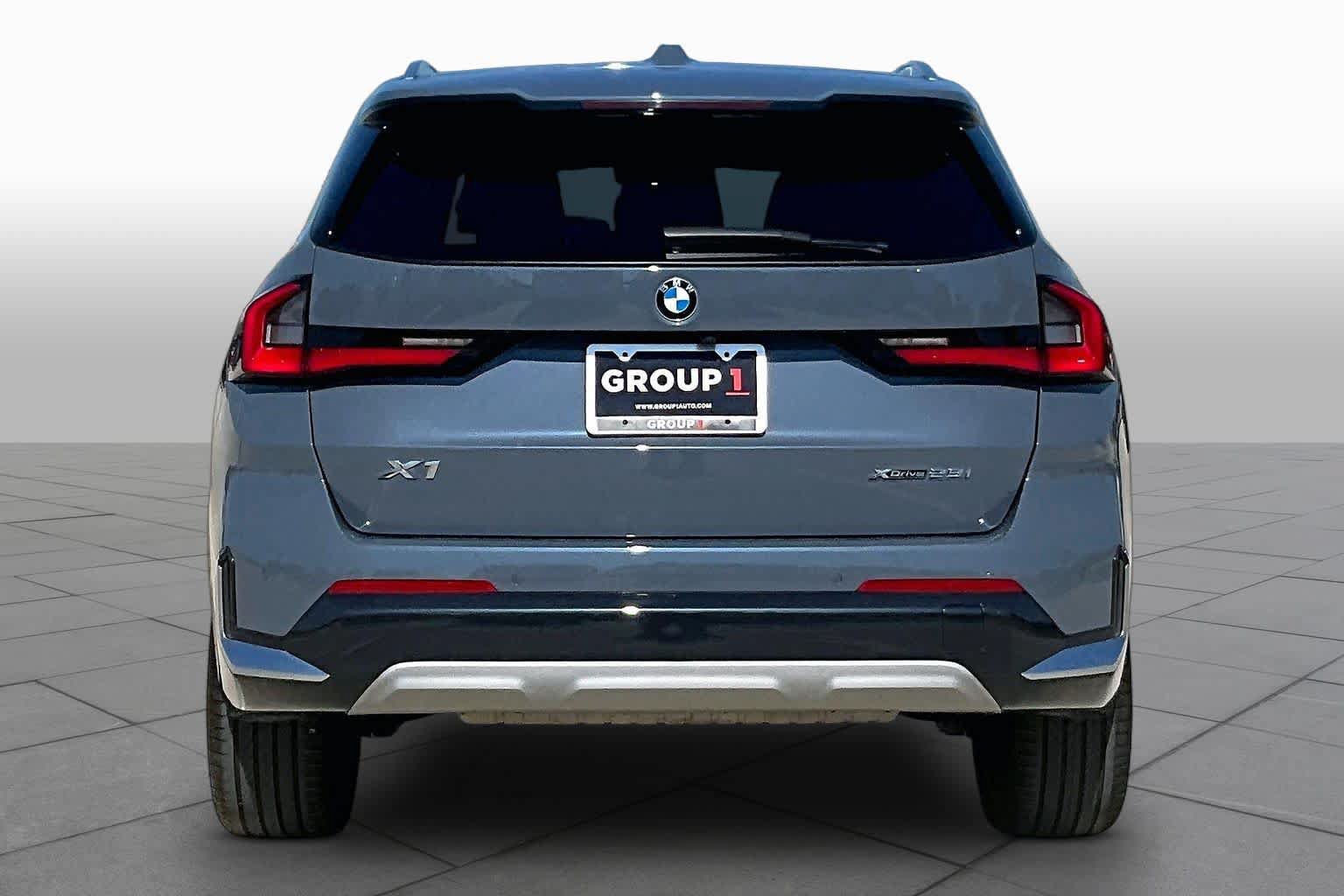 Used 2024 BMW X1 xDrive28i w/ Premium Package AWD/4WD image 4