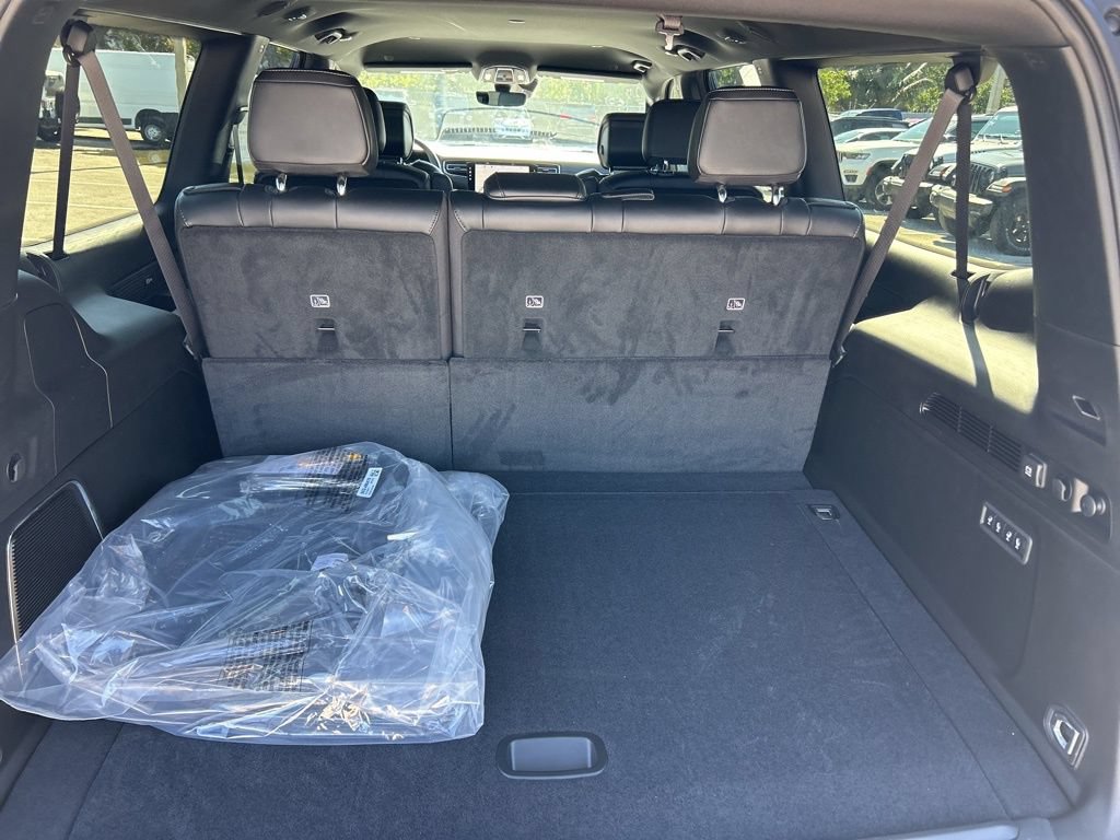 New 2026 Jeep Grand Wagoneer L Limited AWD/4WD image 30