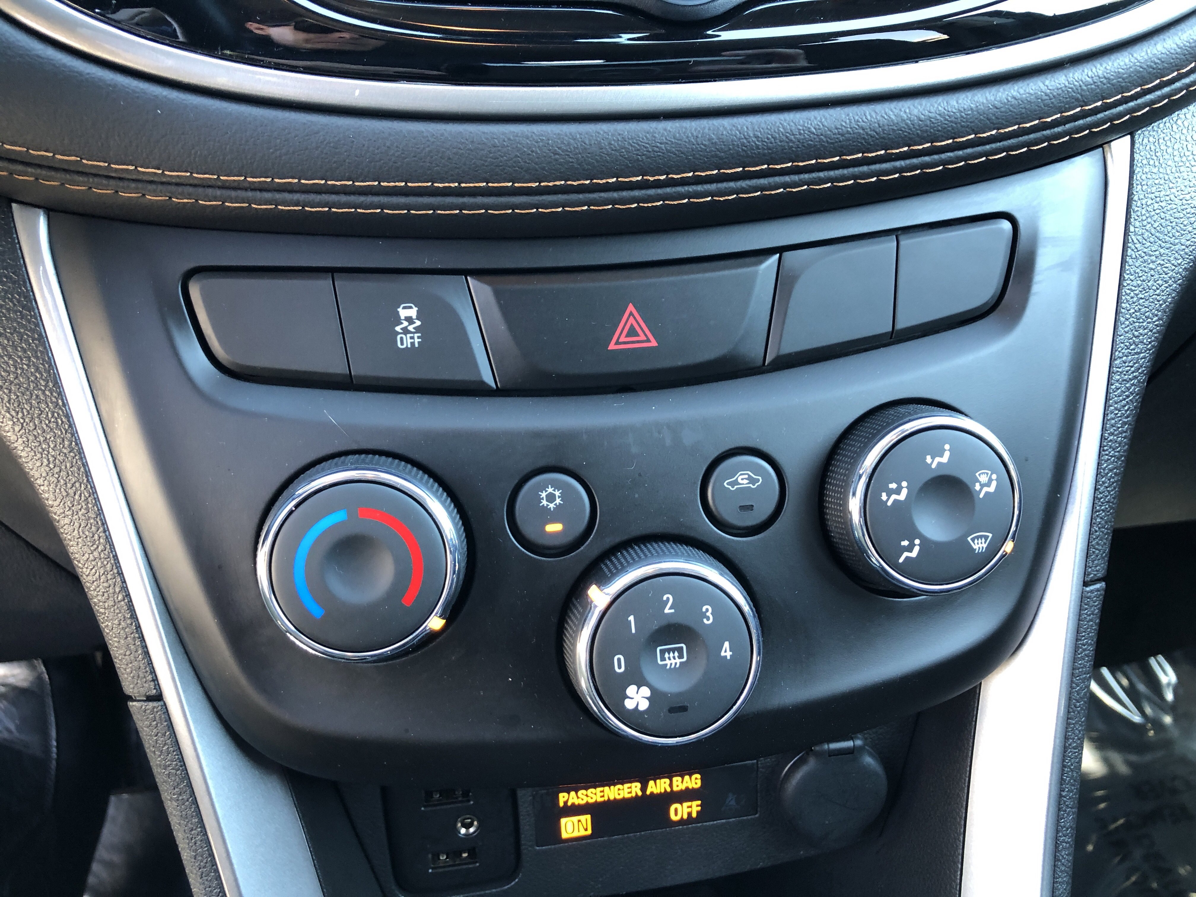 Used 2019 Chevrolet Trax LT w/ LT Convenience Package image 25