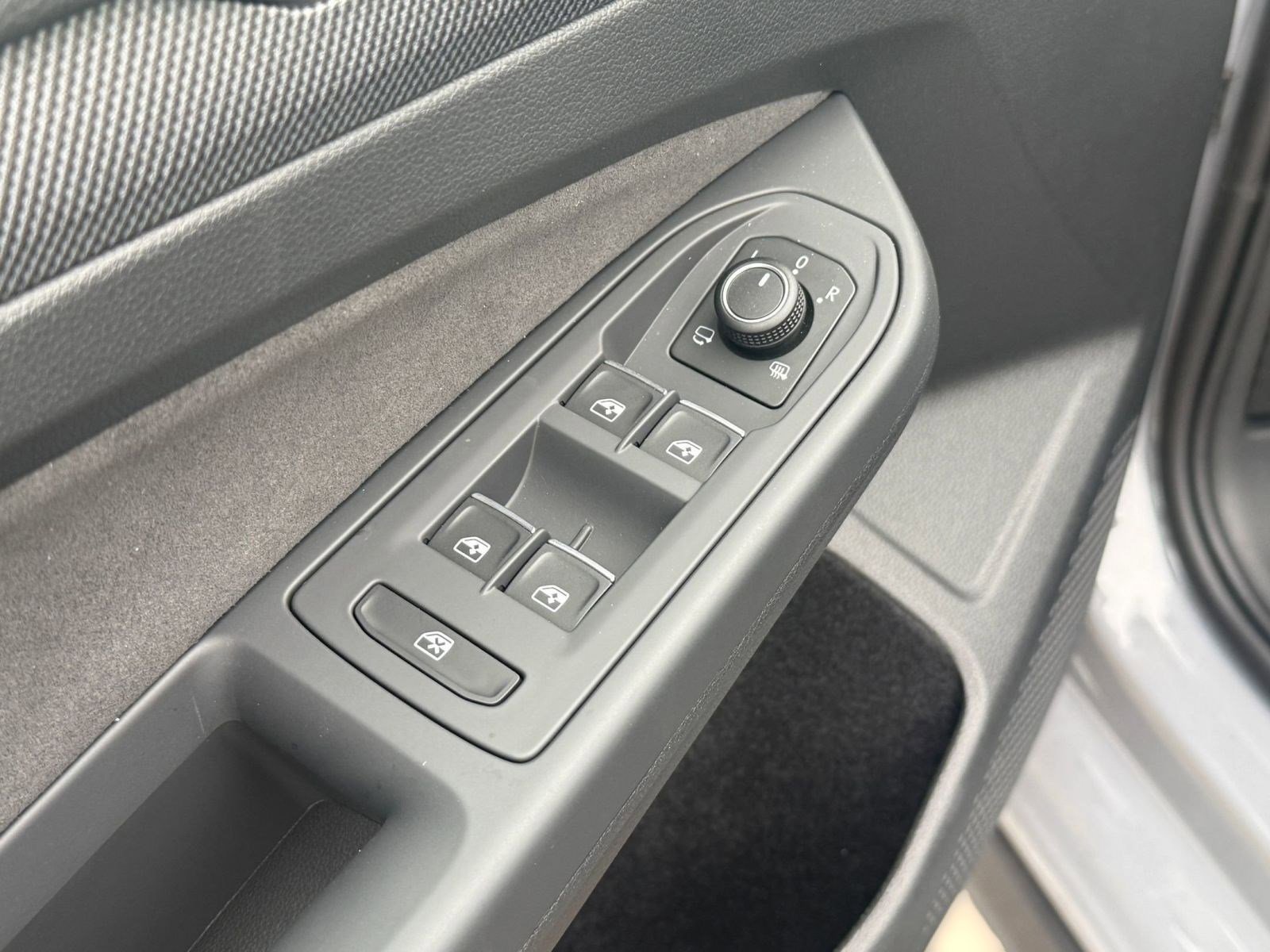 New 2026 Volkswagen Golf SE image 21