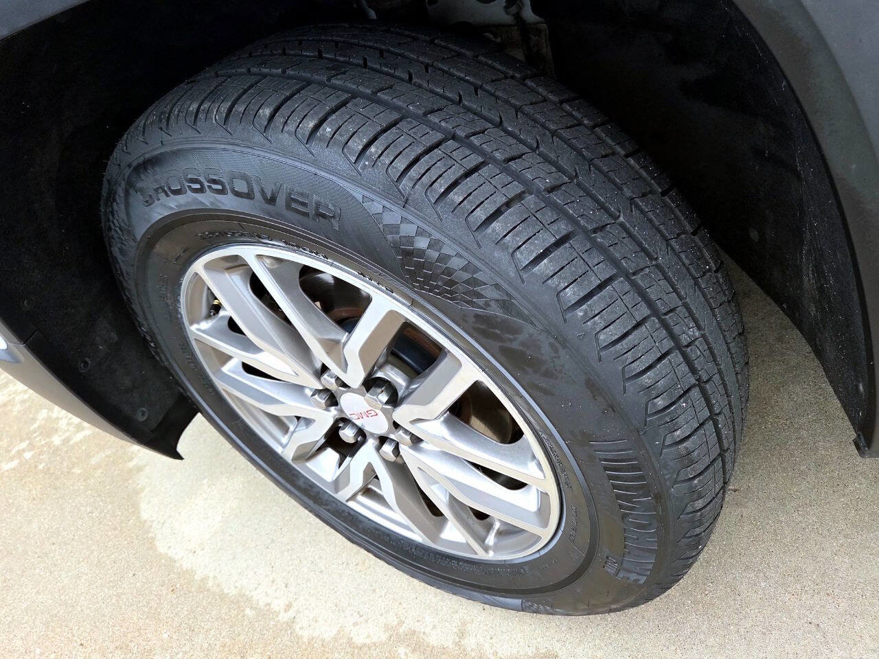 Used 2018 GMC Acadia SLE w/ LPO, Floor Liner Package image 53