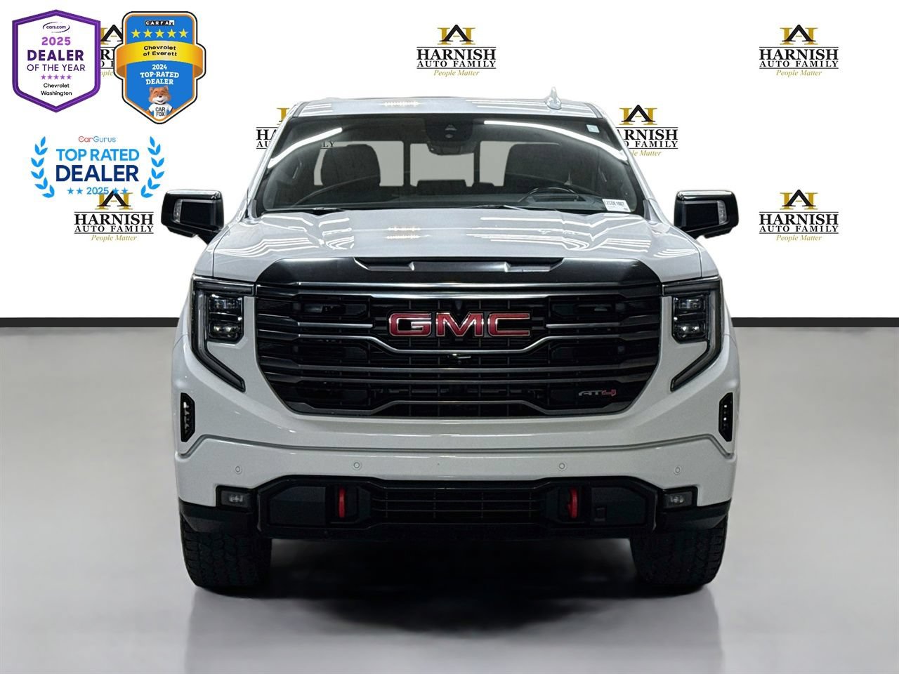 Used 2024 GMC Sierra 1500 AT4 w/ Technology Package AWD/4WD image 2