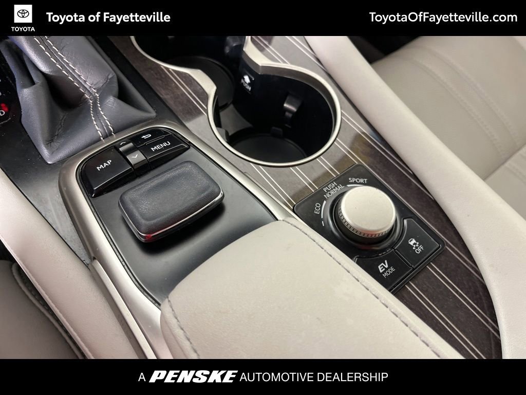 Used 2017 Lexus RX 450h AWD image 33