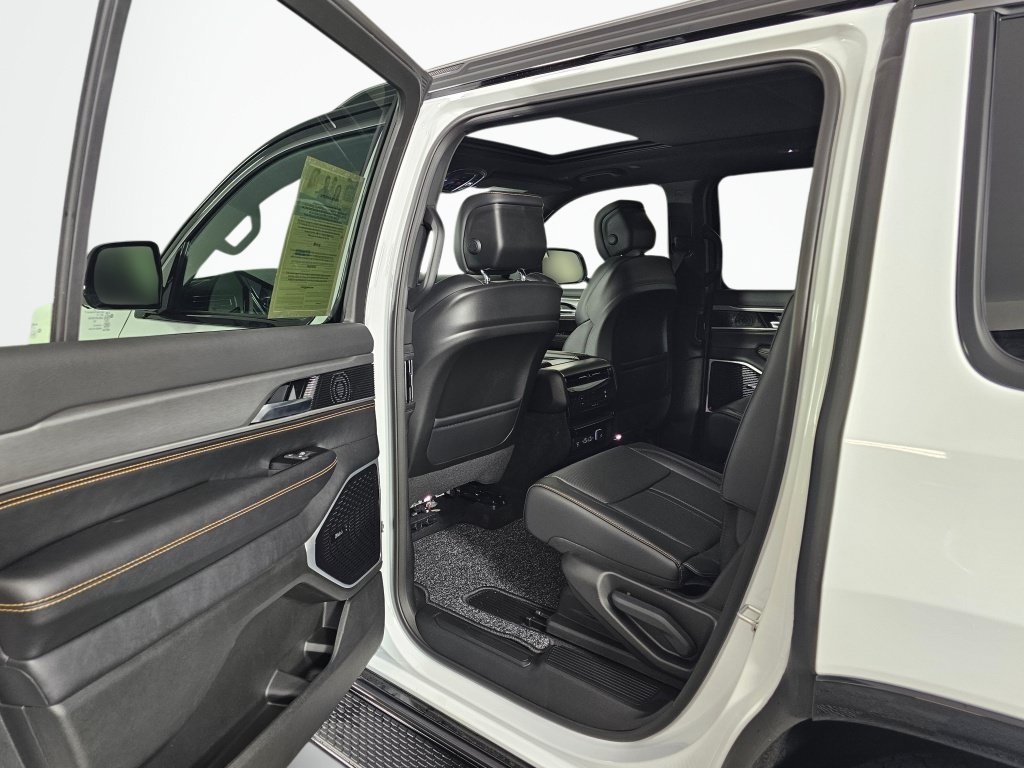 New 2026 Jeep Grand Wagoneer 4WD image 35