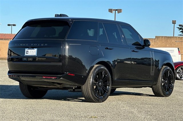 Used 2024 Land Rover Range Rover SE image 4