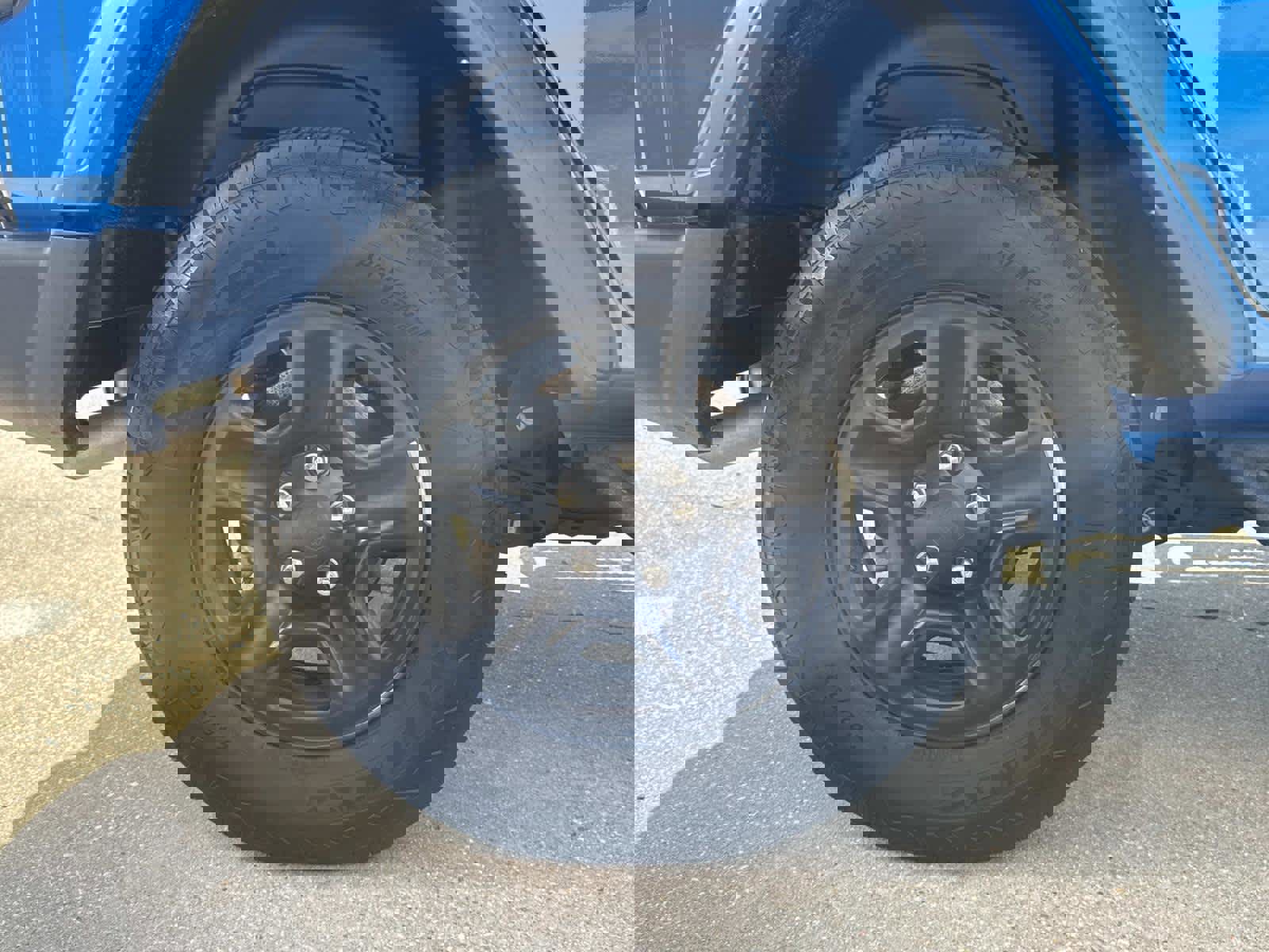 Used 2025 Jeep Wrangler Sport image 14