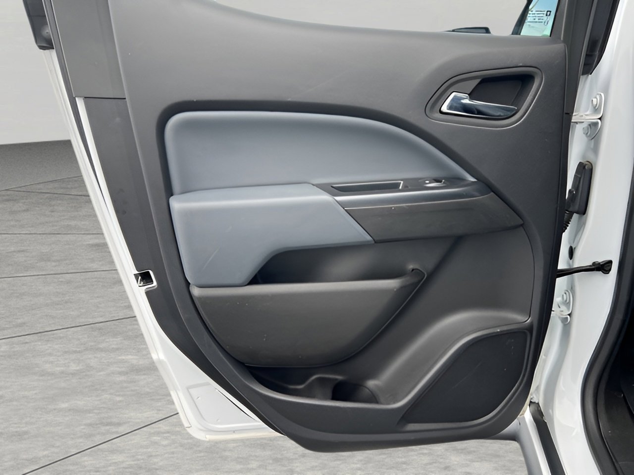 Used 2021 Chevrolet Colorado Z71 w/ LPO, Tonneau and Step Package image 28