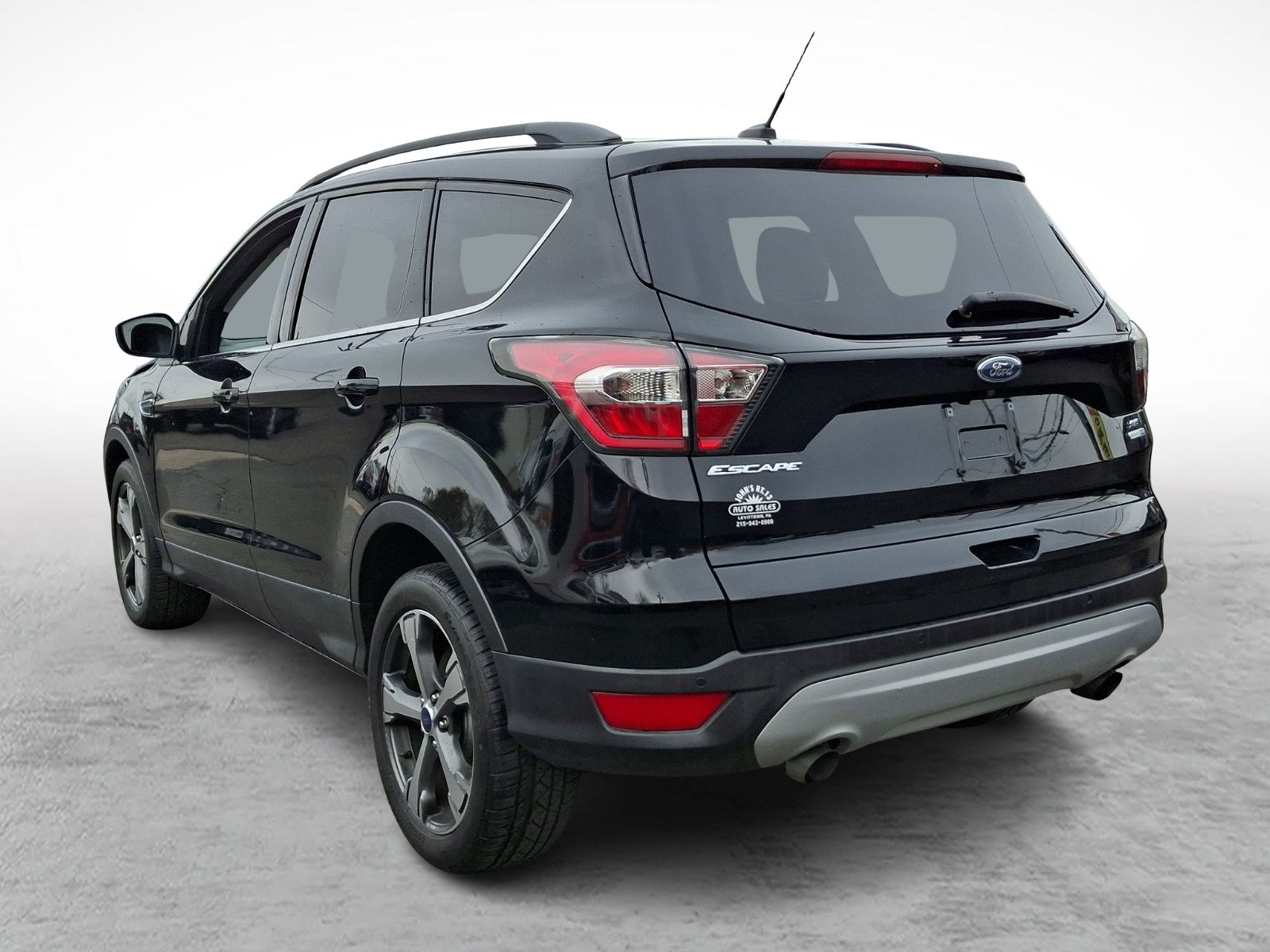 Used 2017 Ford Escape SE w/ SE Leather Comfort Package AWD/4WD image 4