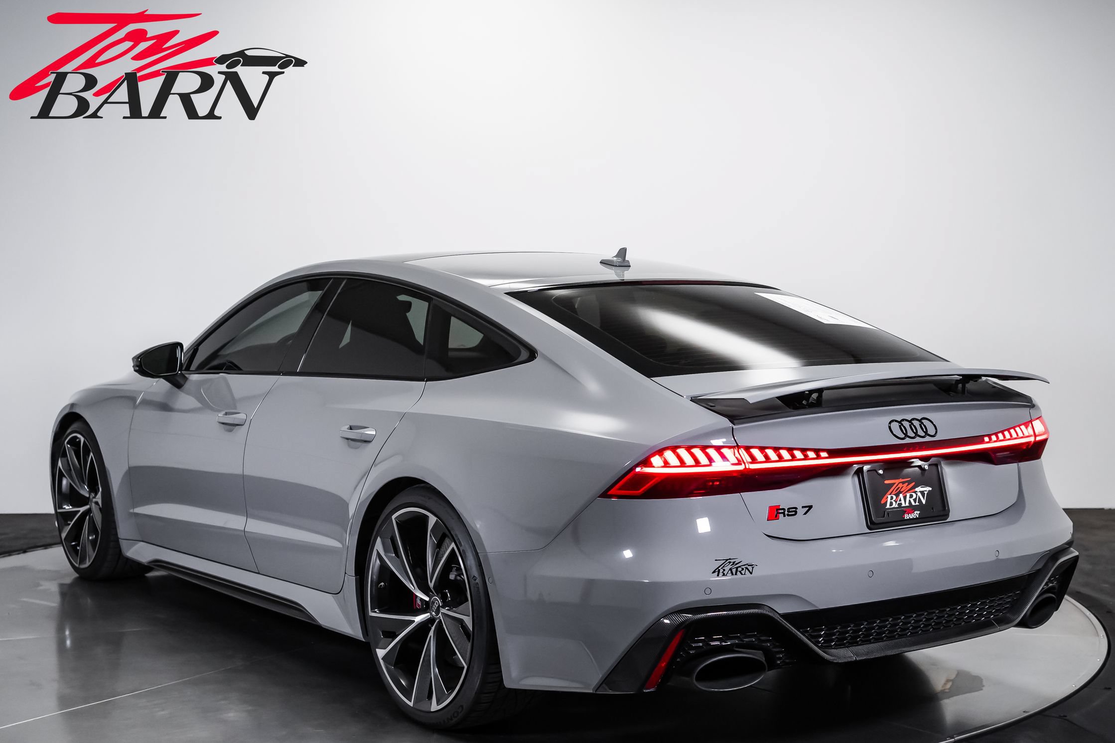 Used 2021 Audi RS 7 Sportback w/ Carbon Optic Package AWD/4WD image 3