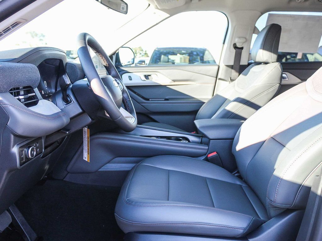 New 2026 Ford Explorer Active w/ Active Comfort Package RWD image 19