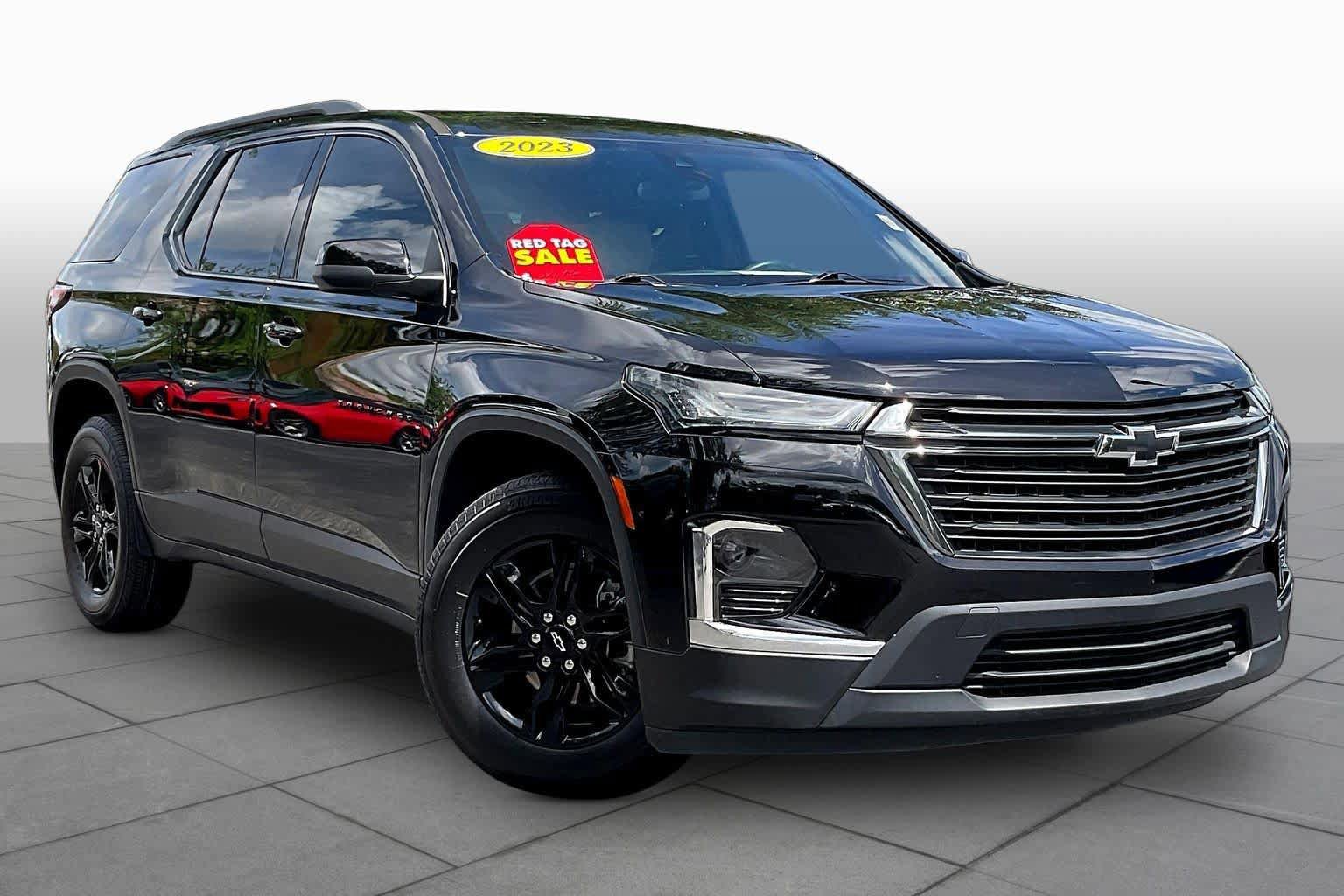 Certified 2023 Chevrolet Traverse LS w/ Midnight/Sport Edition image 3