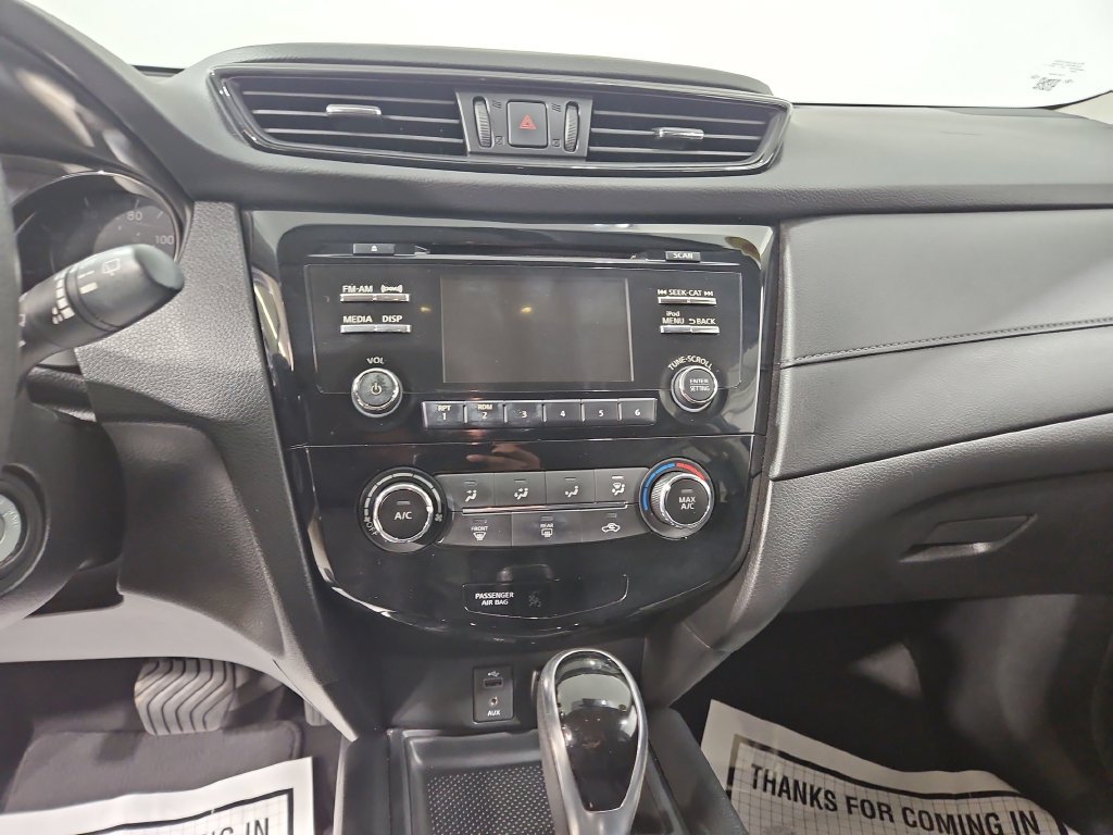 Used 2017 Nissan Rogue S w/ S Appearance Package AWD/4WD image 19