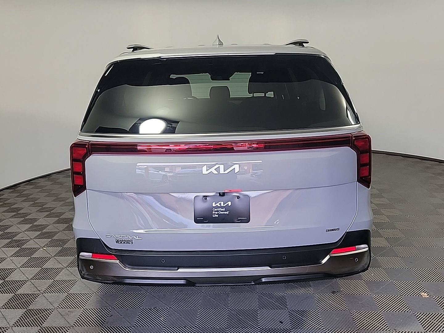 Used 2026 Kia Carnival SX FWD image 5