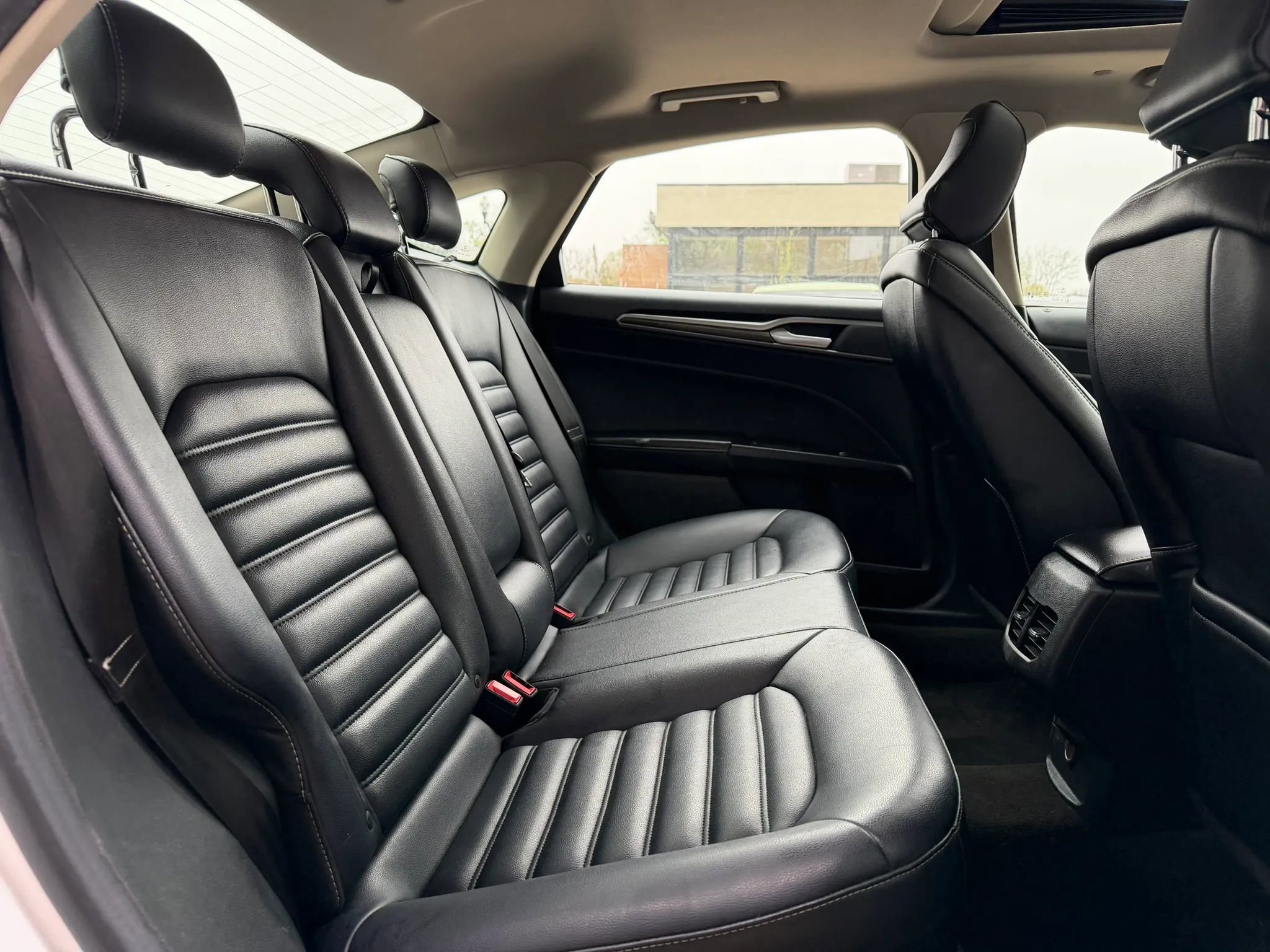 Used 2020 Ford Fusion SEL image 14