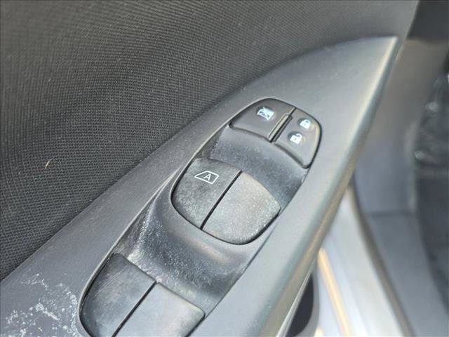 Used 2015 Nissan Sentra SV FWD image 8