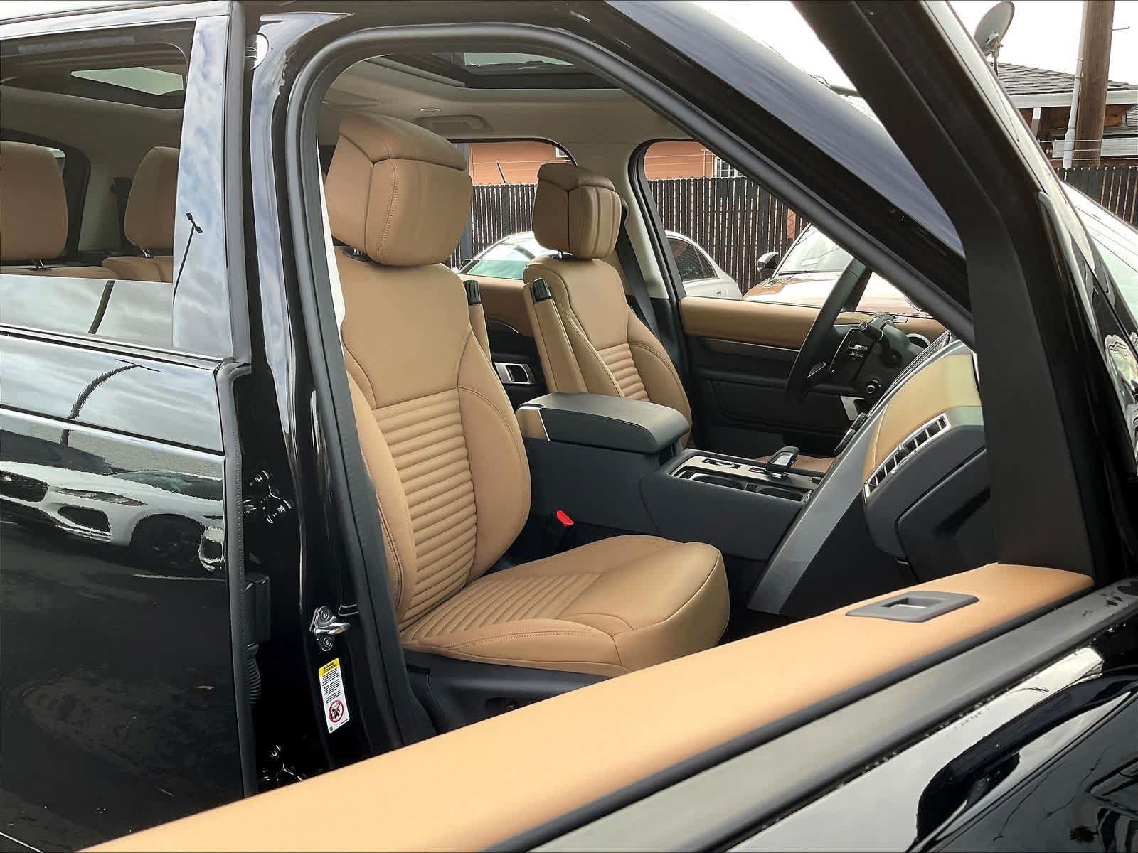 New 2025 Land Rover Discovery Metropolitan Edition AWD/4WD image 31