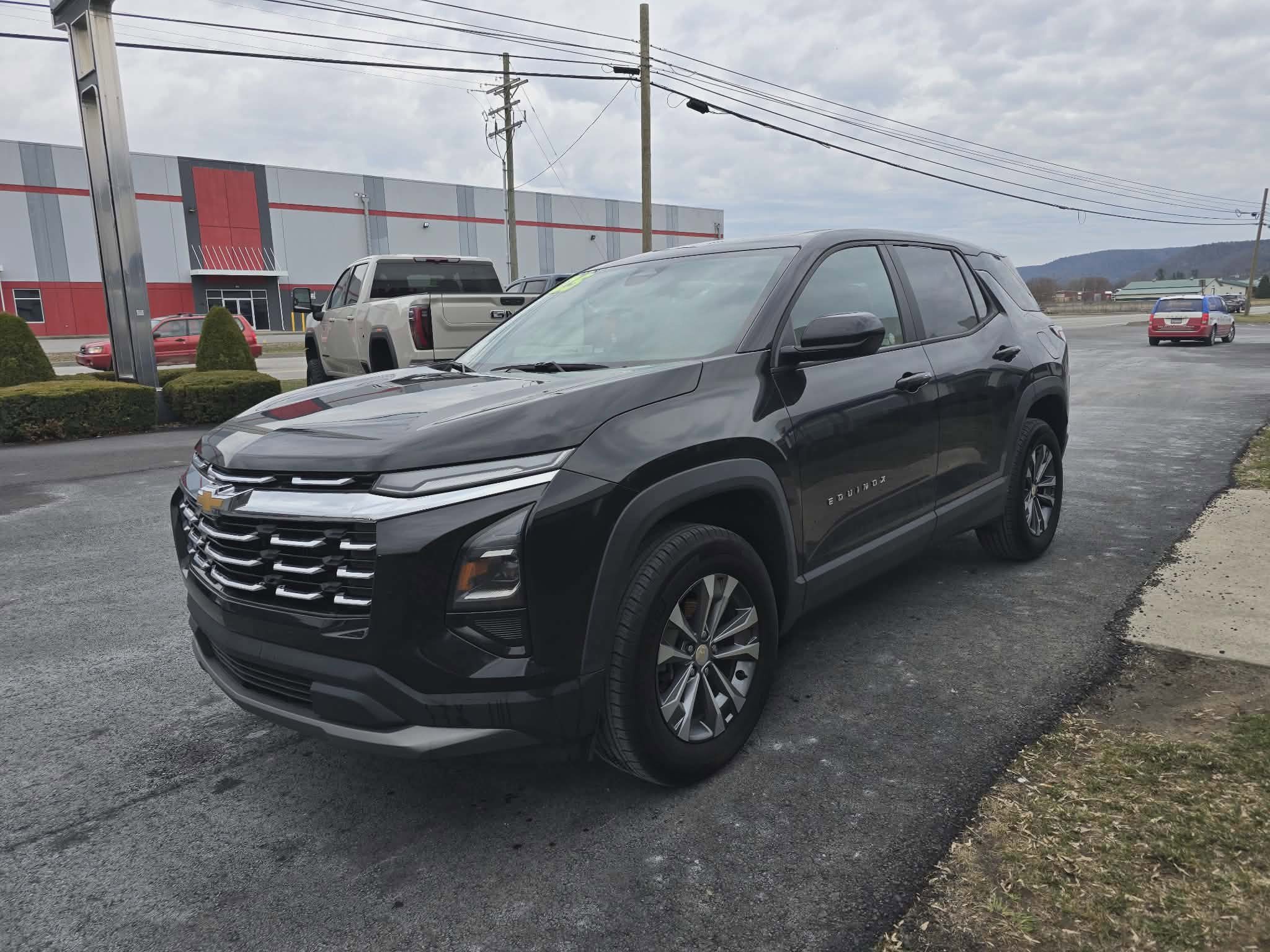 Used 2025 Chevrolet Equinox LT image 8