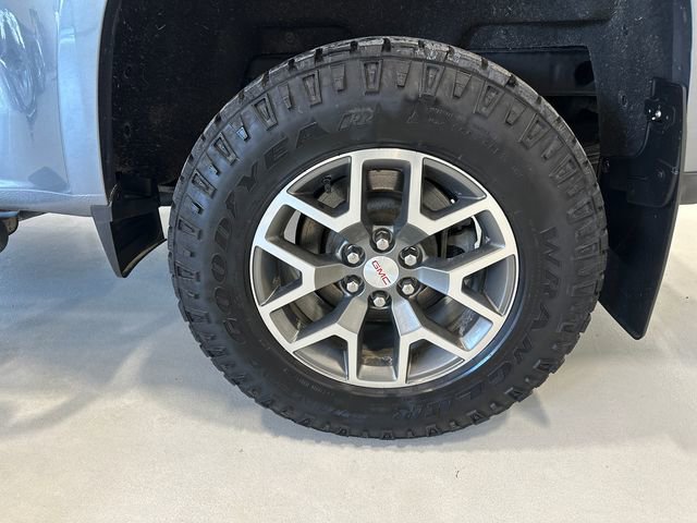 Used 2022 GMC Canyon AT4 image 16
