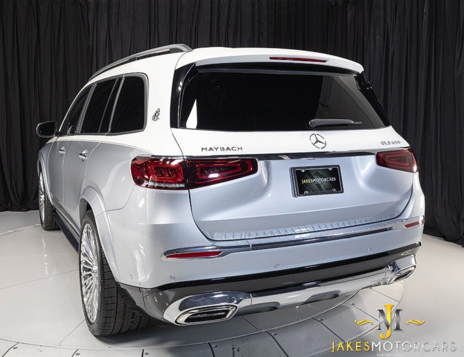 Used 2023 Mercedes-Benz Maybach GLS 600 4MATIC image 11