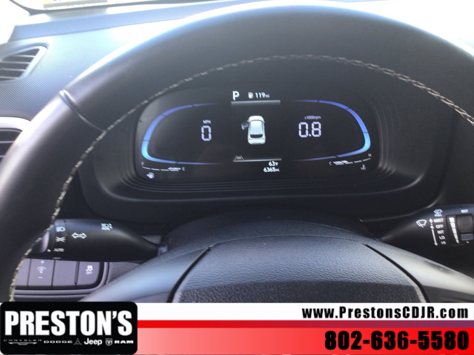 Used 2024 Hyundai Venue Limited FWD image 12