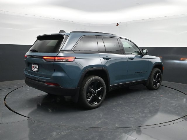 New 2027 Jeep Grand Cherokee Limited w/ Limited Altitude Package AWD/4WD image 9