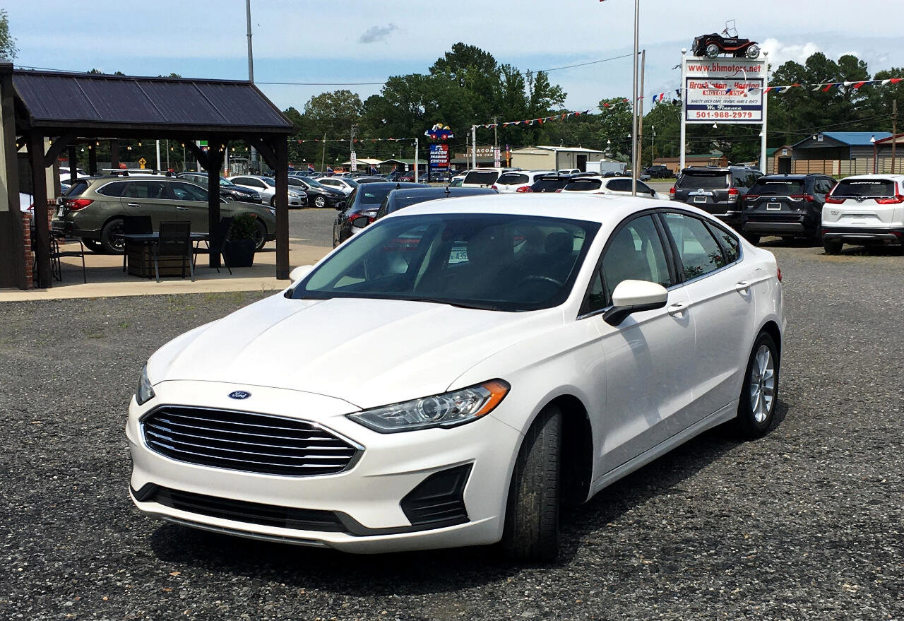 Used 2019 Ford Fusion SE image 2