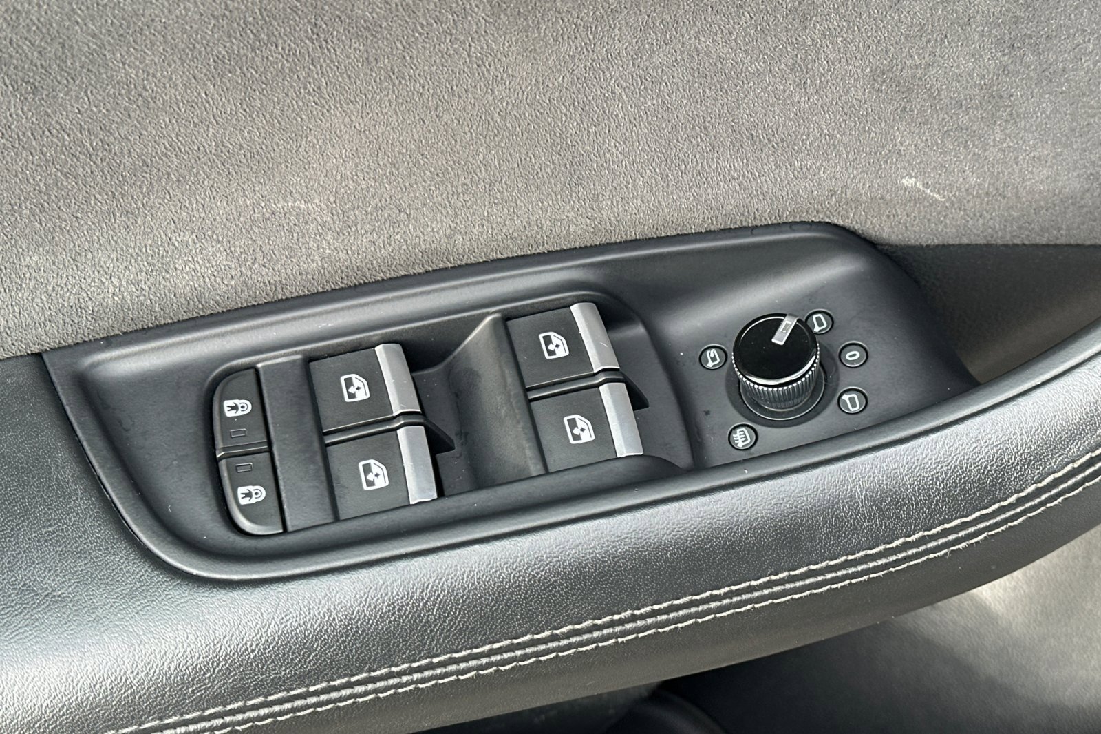 Used 2023 Audi RS Q8 image 11