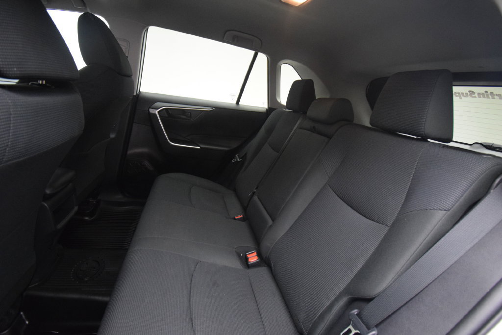 Used 2020 Toyota RAV4 LE w/ All Weather Liner Package AWD/4WD image 17