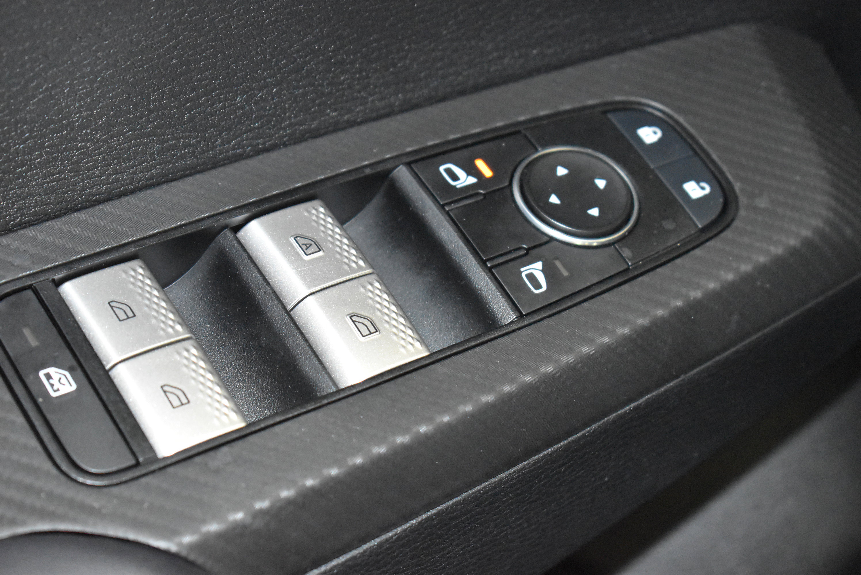 Used 2024 Mitsubishi Outlander ES image 35