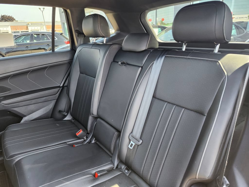 Certified 2024 Volkswagen Tiguan SE R-Line AWD/4WD image 8