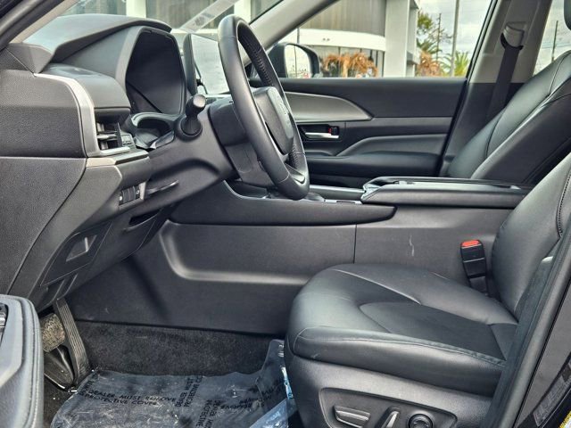 Used 2025 Toyota Grand Highlander AWD image 26
