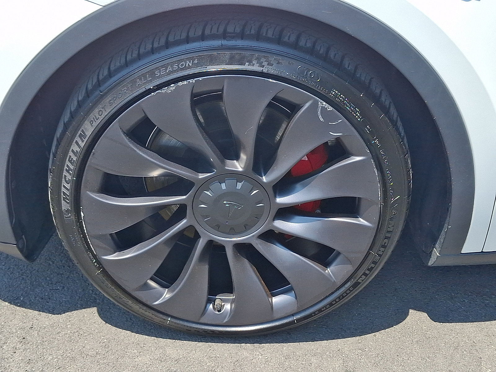 Used 2022 Tesla Model Y Performance AWD/4WD image 9