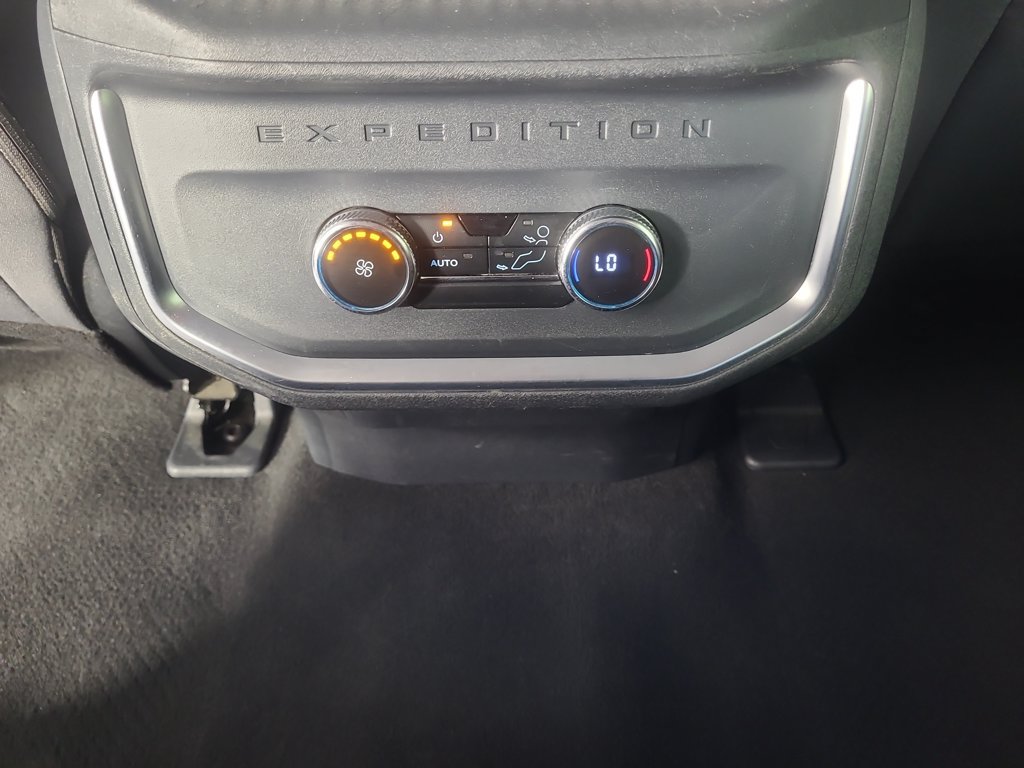 Used 2025 Ford Expedition Max Active AWD/4WD image 16