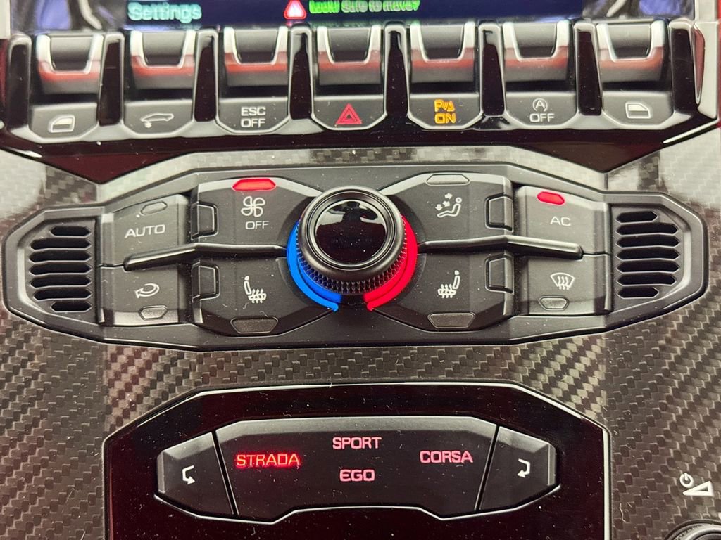 Used 2018 Lamborghini Aventador S image 16