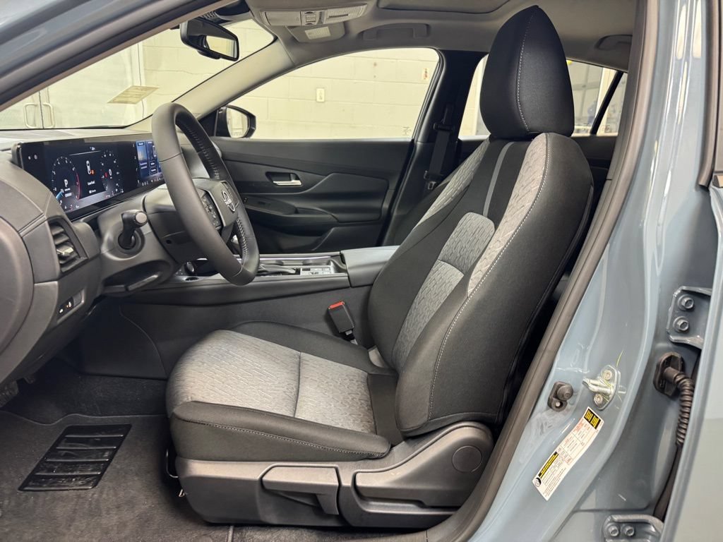New 2026 Nissan Sentra SV w/ SV Convenience Package FWD image 12