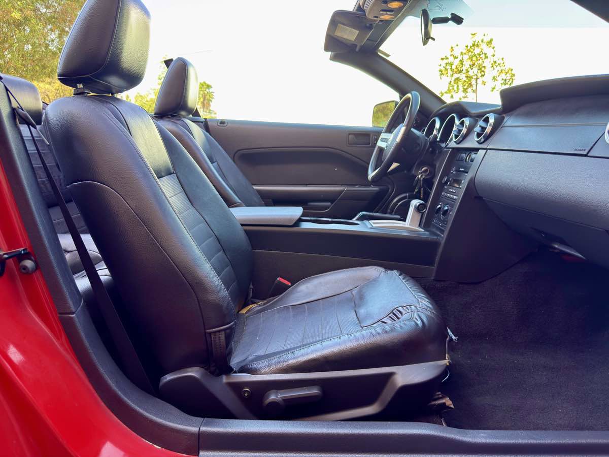 Used 2005 Ford Mustang GT image 43