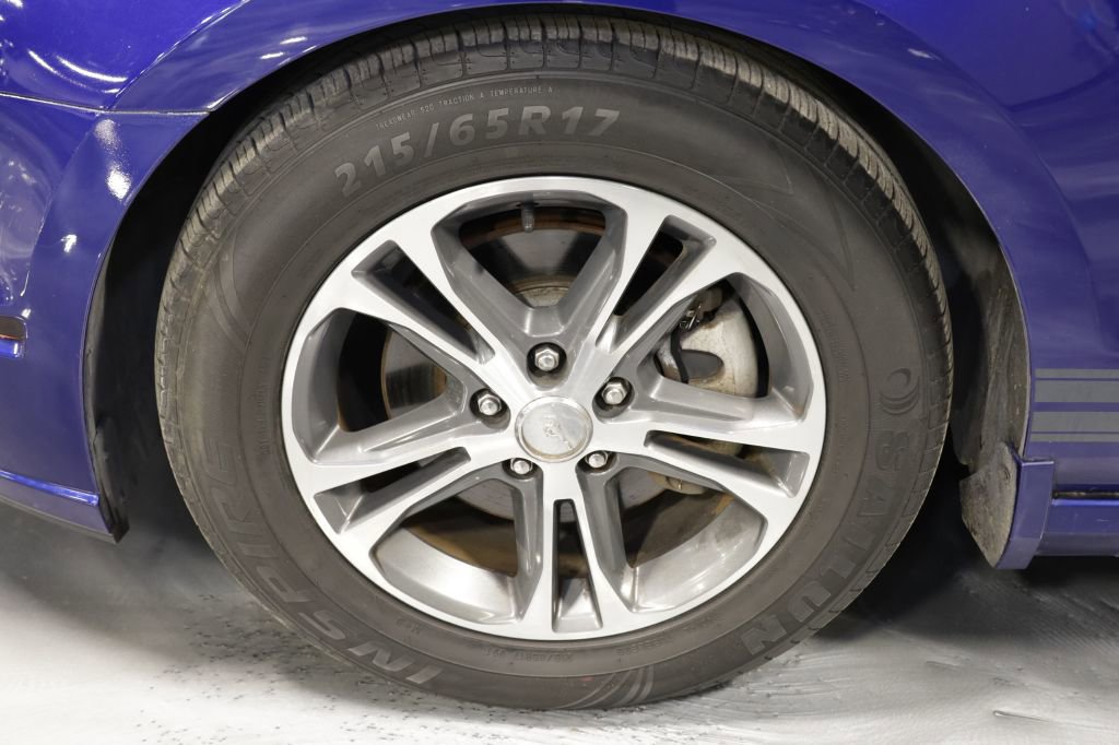 Used 2013 Ford Mustang Premium RWD image 40