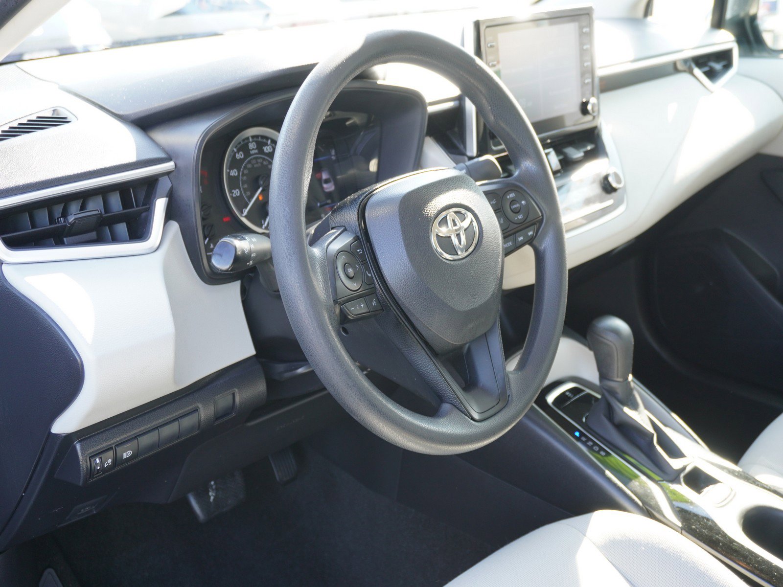 Used 2020 Toyota Corolla LE image 17