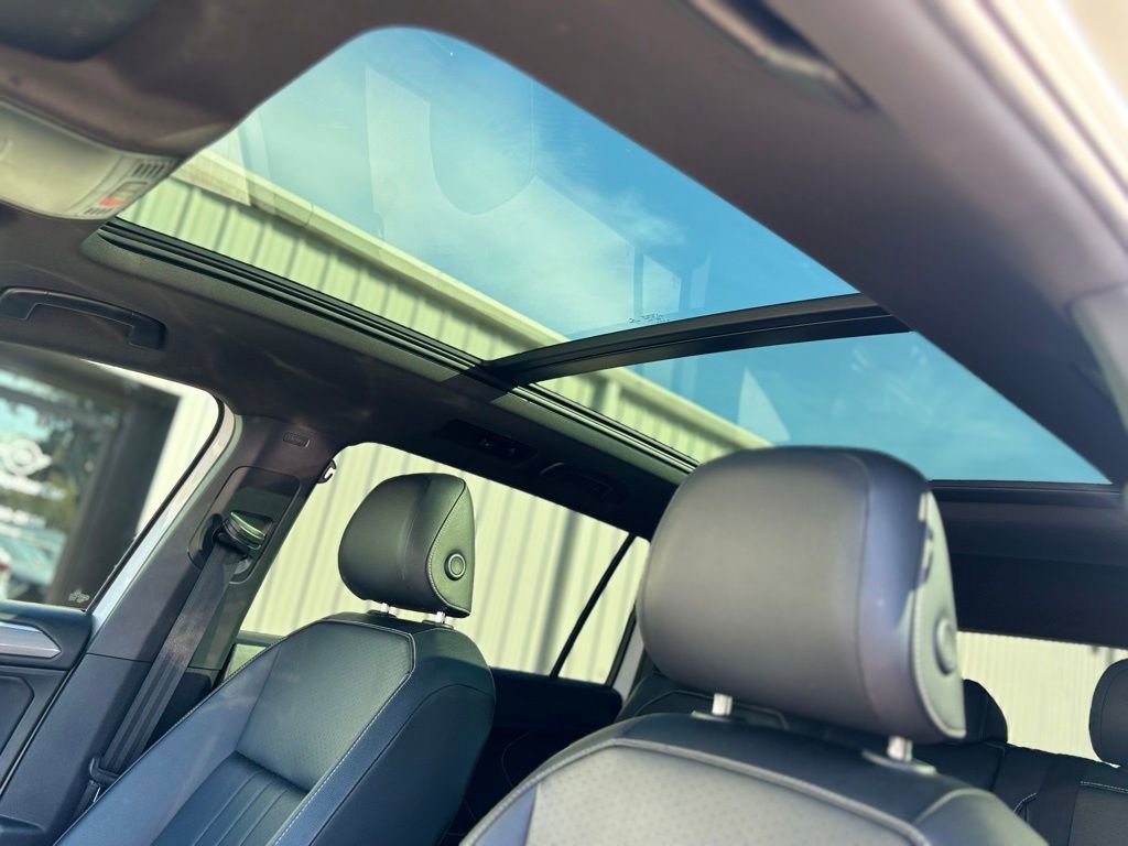 Used 2022 Volkswagen Tiguan SE R-Line image 29