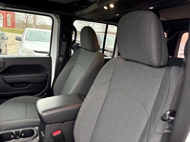 Used 2024 Jeep Wrangler Willys image 9