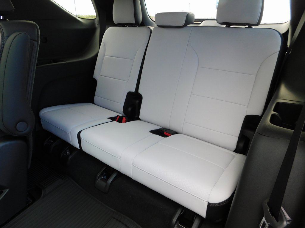 New 2026 Chevrolet Traverse High Country w/ LPO, Floor Liner Package image 35