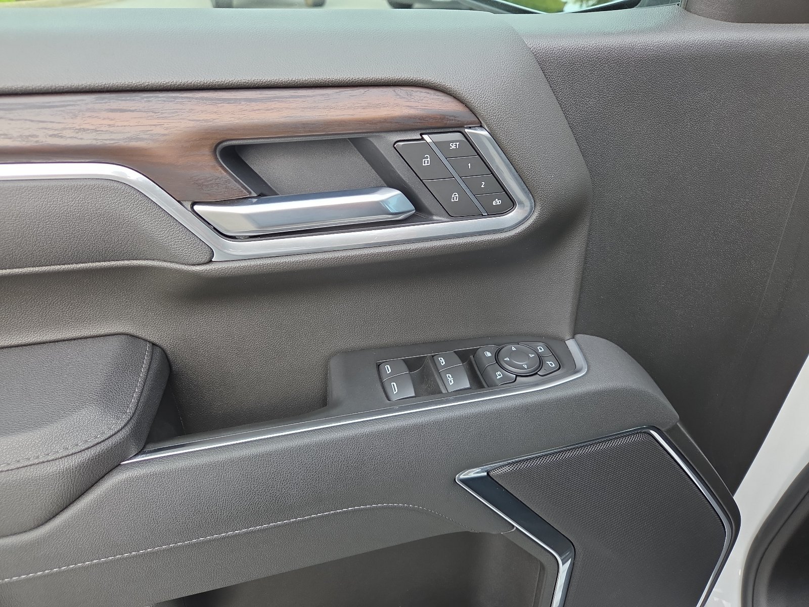 Used 2026 GMC Sierra 1500 SLT AWD/4WD image 15