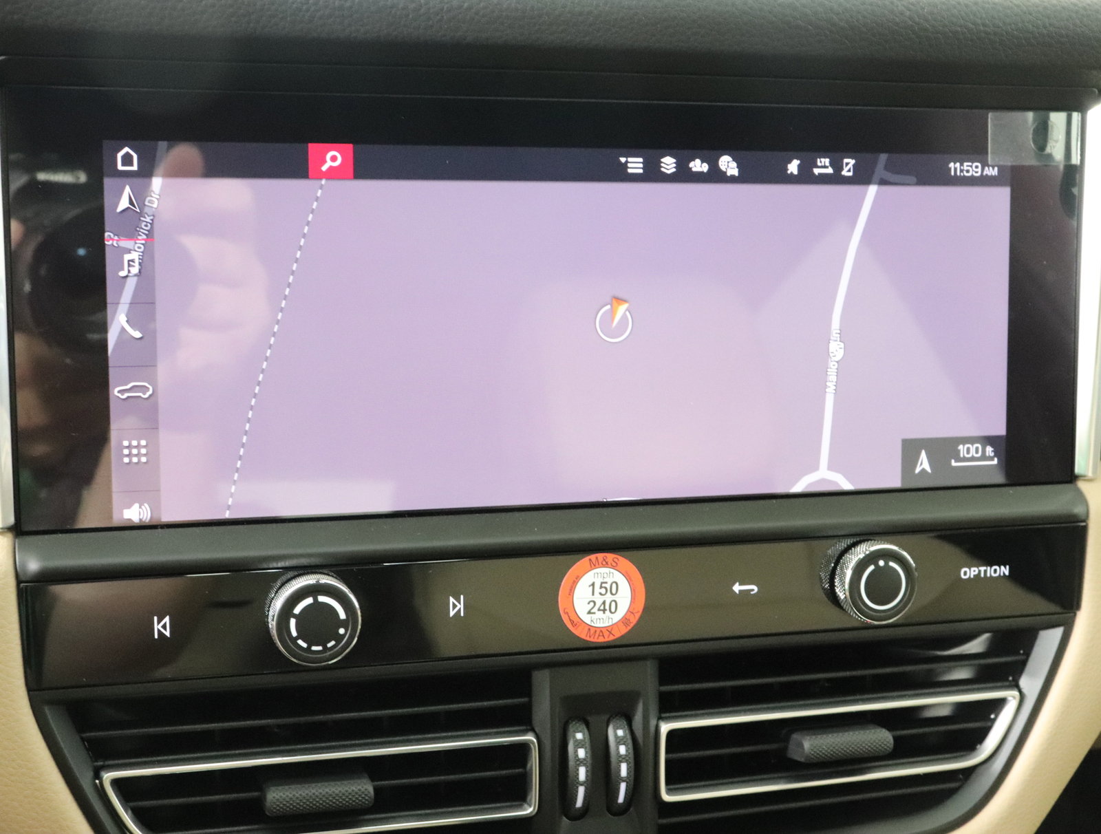 Used 2025 Porsche Macan image 28