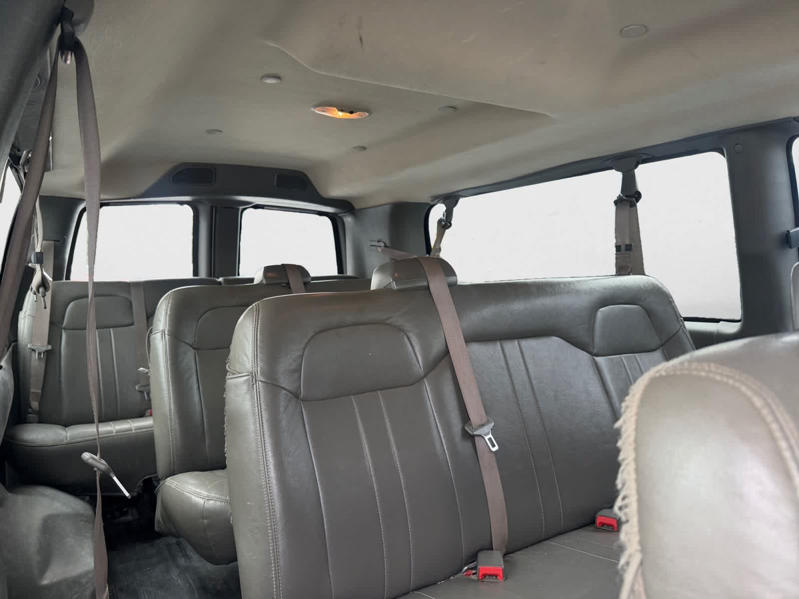 Used 2022 GMC Savana 3500 LS RWD image 11