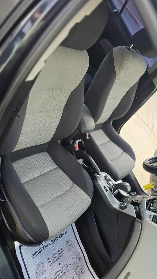 Used 2015 Chevrolet Cruze LS image 13