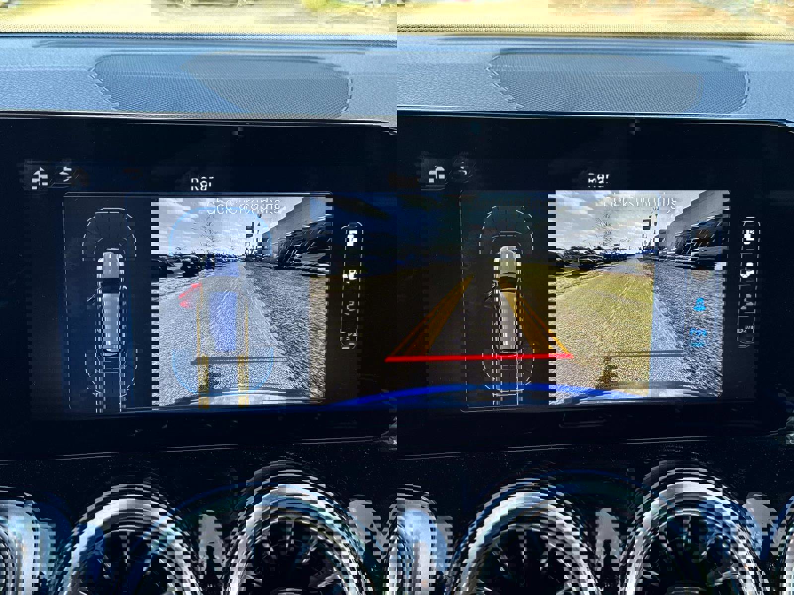 Used 2025 Mercedes-Benz GLB 250 image 27