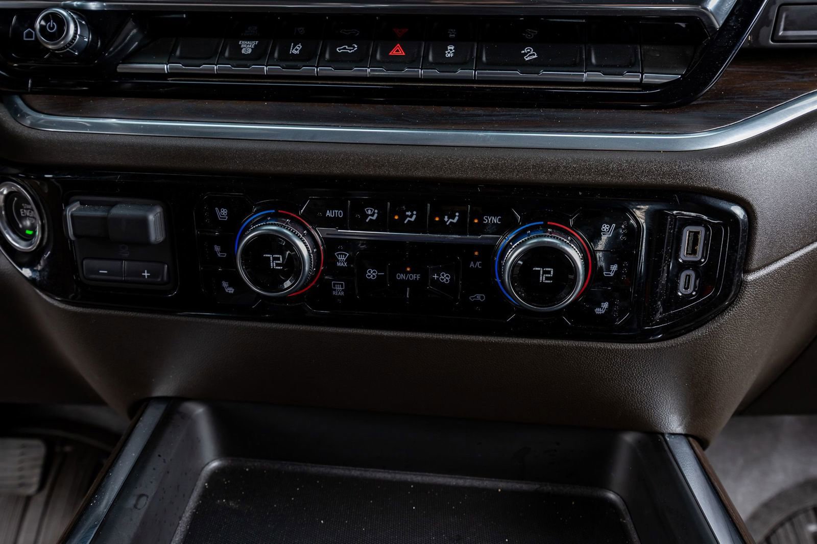 Used 2025 GMC Sierra 2500 SLT image 27