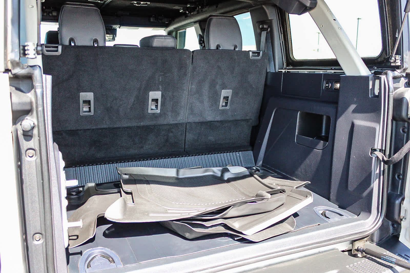 Used 2022 Ford Bronco Everglades image 25