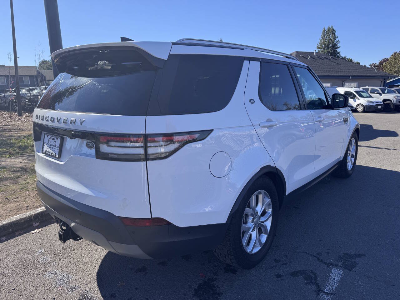 Used 2019 Land Rover Discovery SE AWD/4WD image 4
